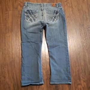 BKE Kate Crop Capri stretch Size 32 Mid Rise